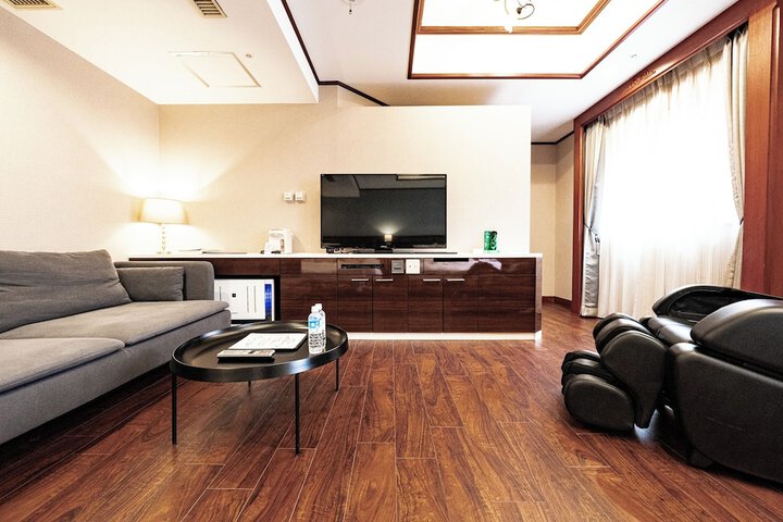 Room 37 of 239