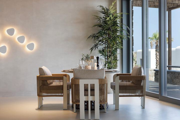 Dining 66 of 104