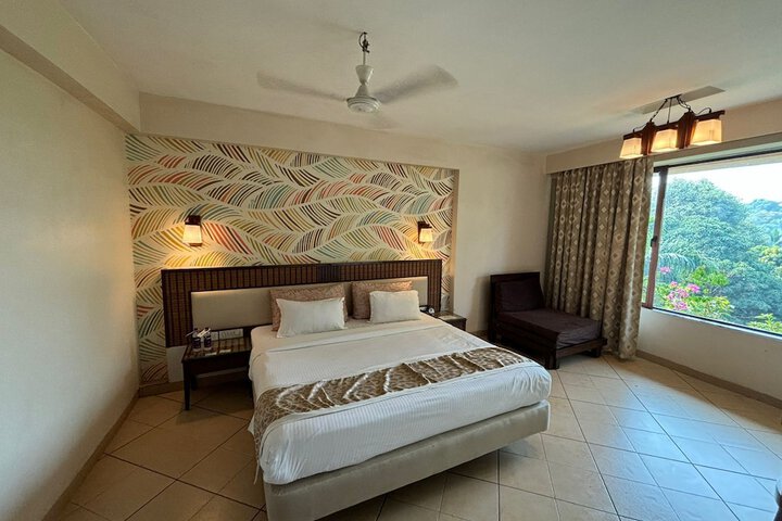 Room 7 of 19
