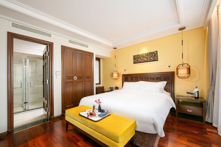 Room 33 of 133