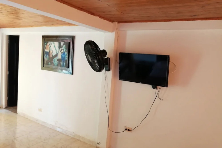 Room 11 of 18