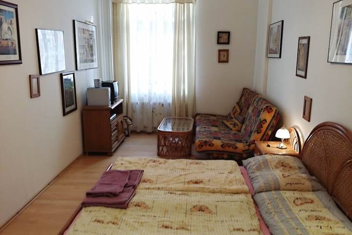 Room 16 of 209