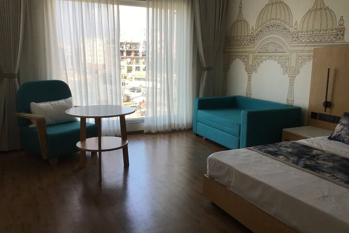 Room 3 of 34