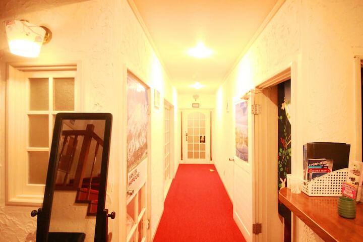 Ballroom/Hall 26 of 32