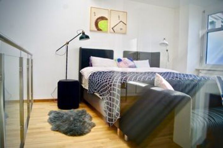 Room 26 of 100