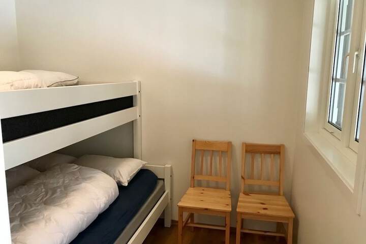 Room 8 of 32