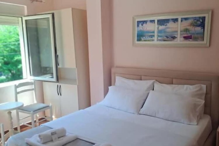 Room 4 of 34