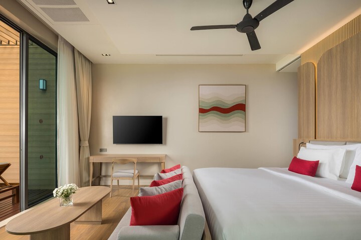 Room 28 of 133
