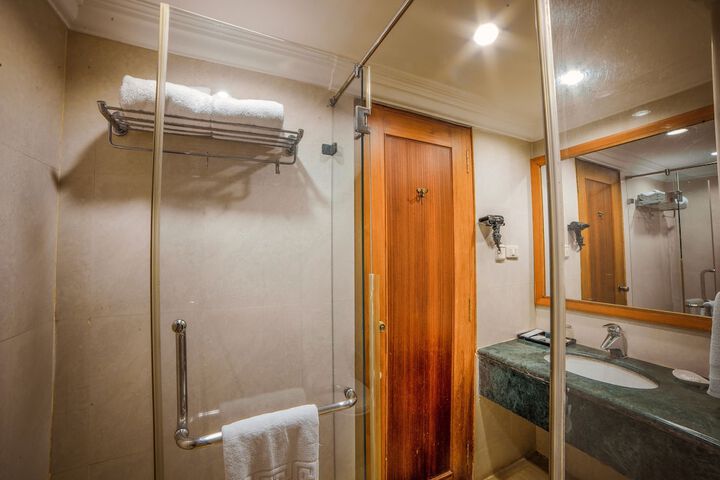 Room 12 of 51