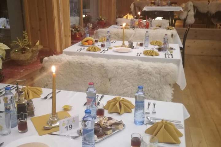 Dining 49 of 61