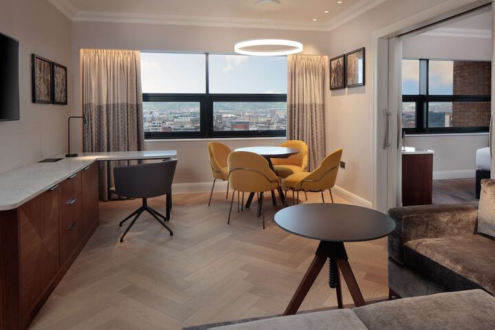 Room 40 of 206