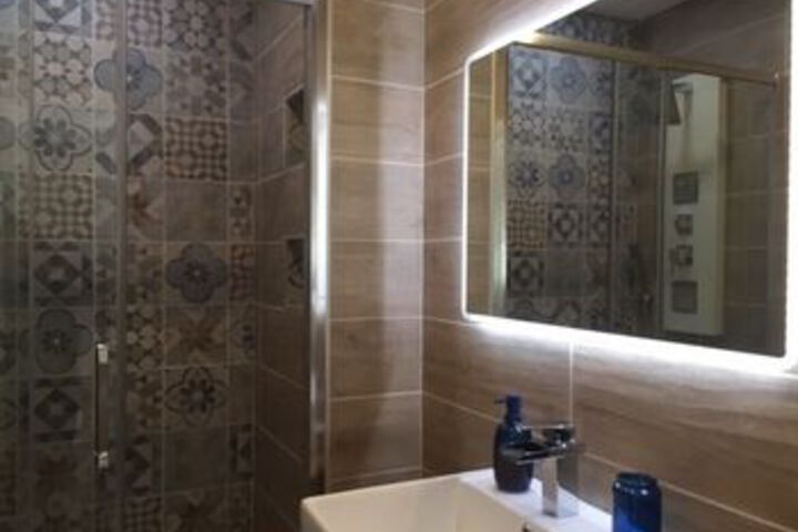 Room 15 of 27