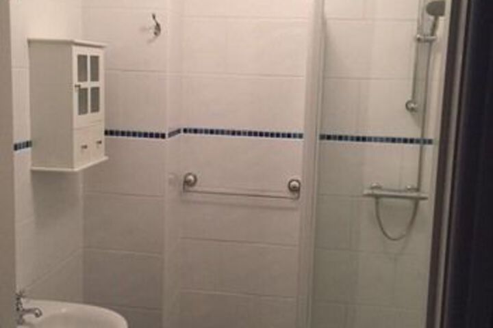 Room 2 of 17