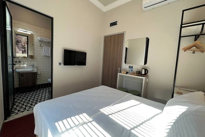 Room 29 of 47