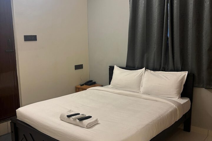 Room 3 of 17