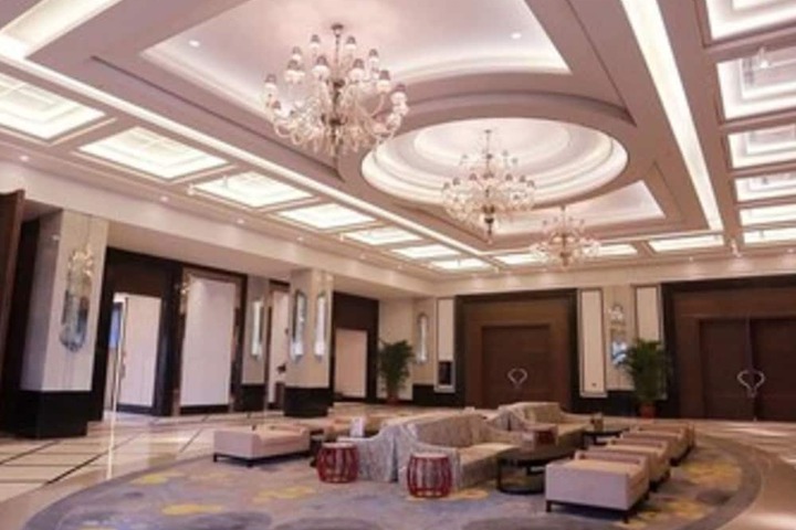 Ballroom/Hall 54 of 62
