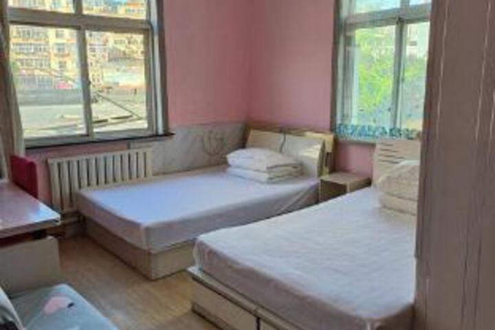 Room 10 of 11