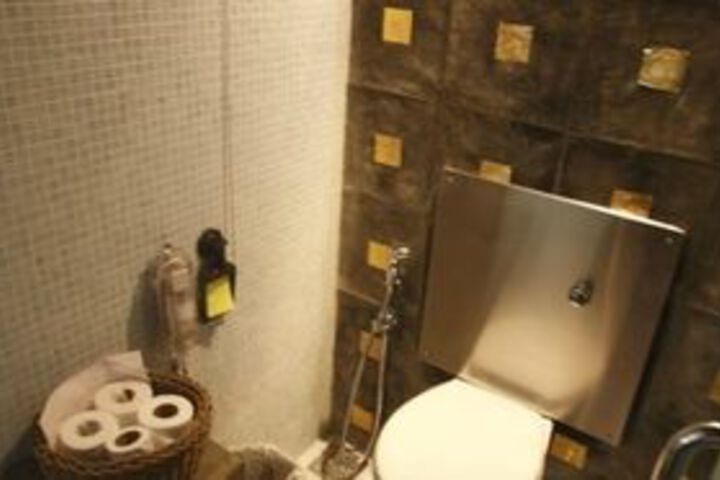 Room 5 of 75