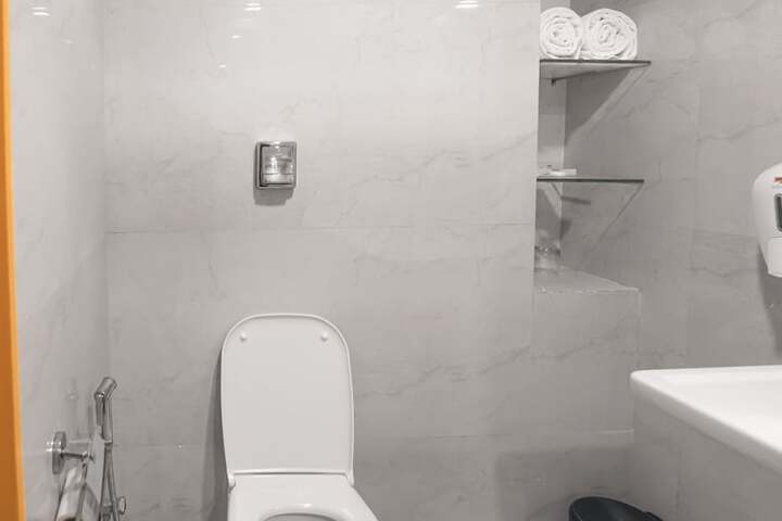 Room 22 of 38