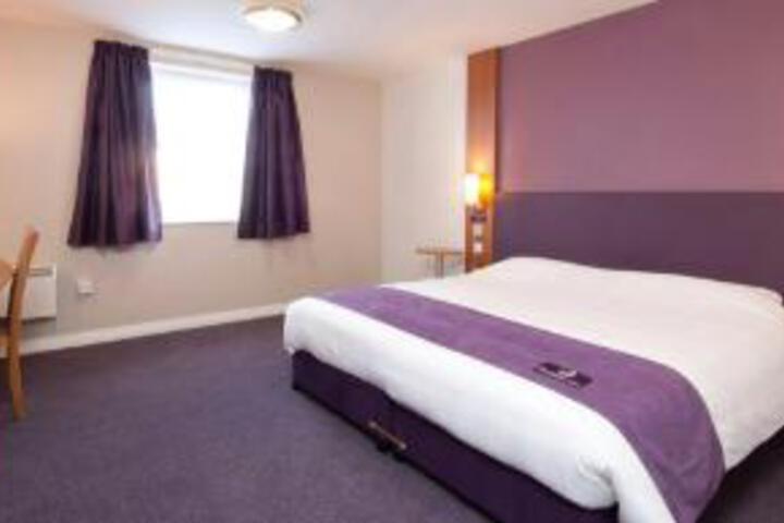 Room 9 of 11