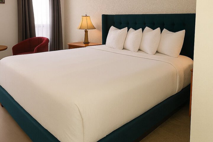 Maple Creek Motor Inn