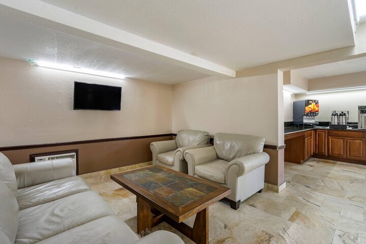 Hotel Interior 6 of 26