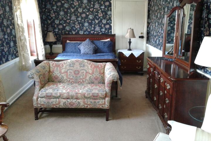 Room 13 of 42