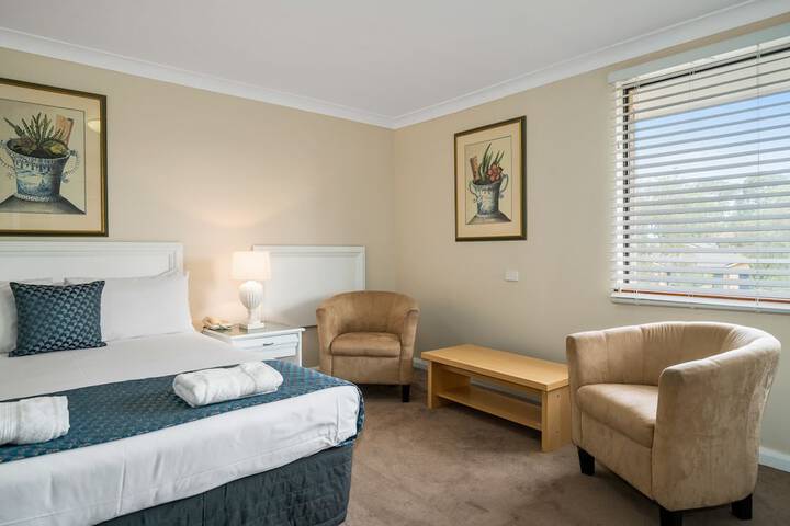 Room 17 of 35