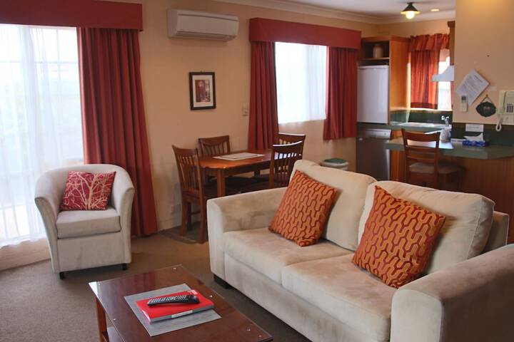 Room 140 of 244