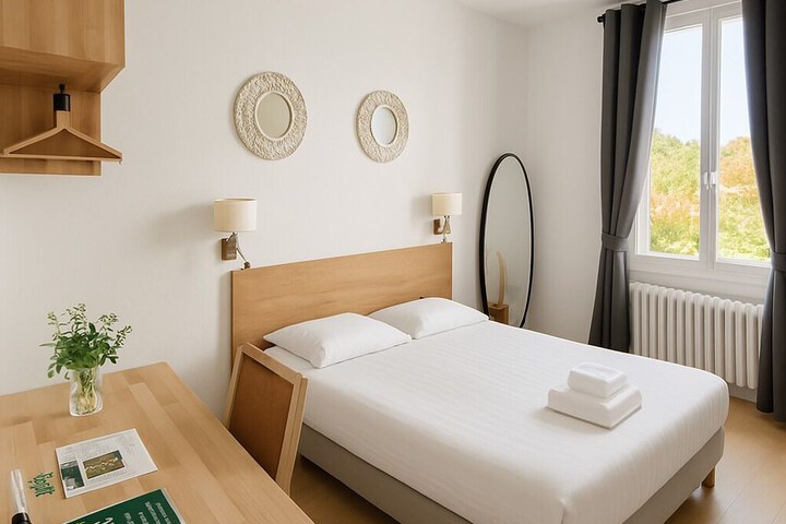 Room 10 of 42