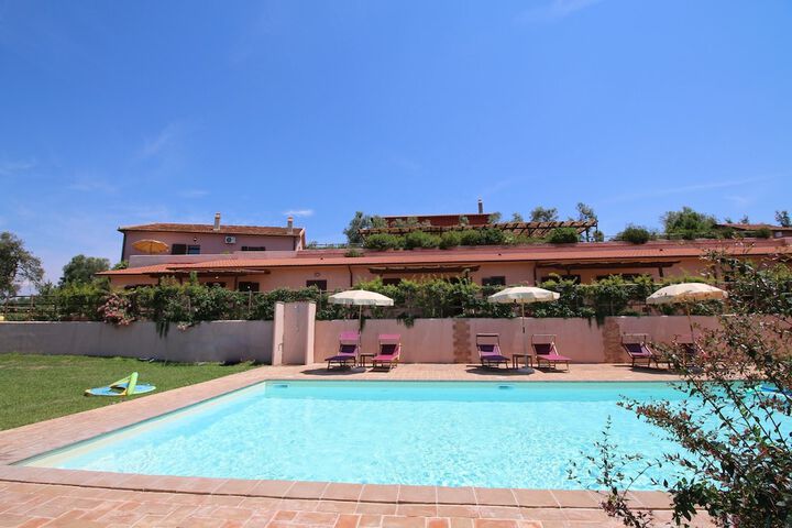 Enticing Farmhouse in Montalto di Castro near Sea in Montalto di Castro