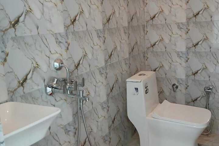Room 13 of 20
