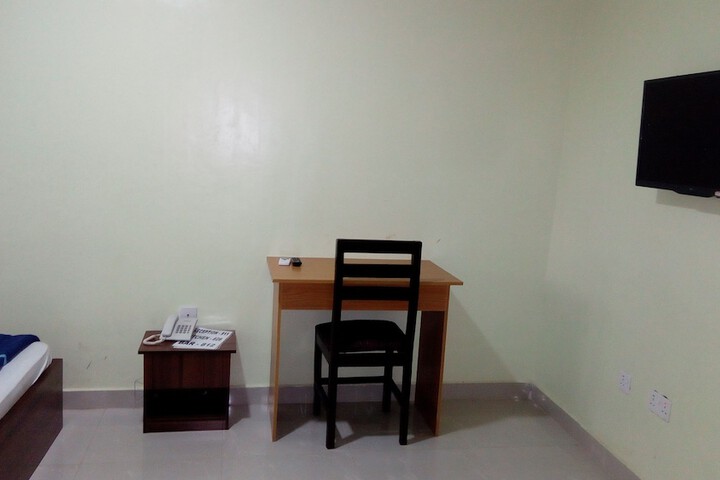 Room 10 of 14