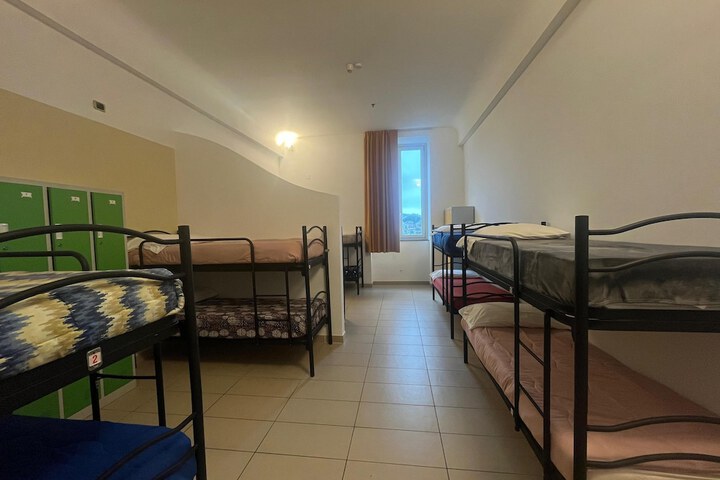 Room 19 of 61