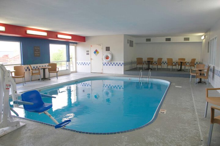 Pool 31 of 44