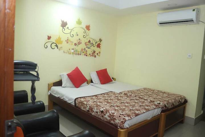 Room 4 of 34