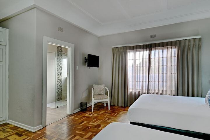 Room 68 of 199