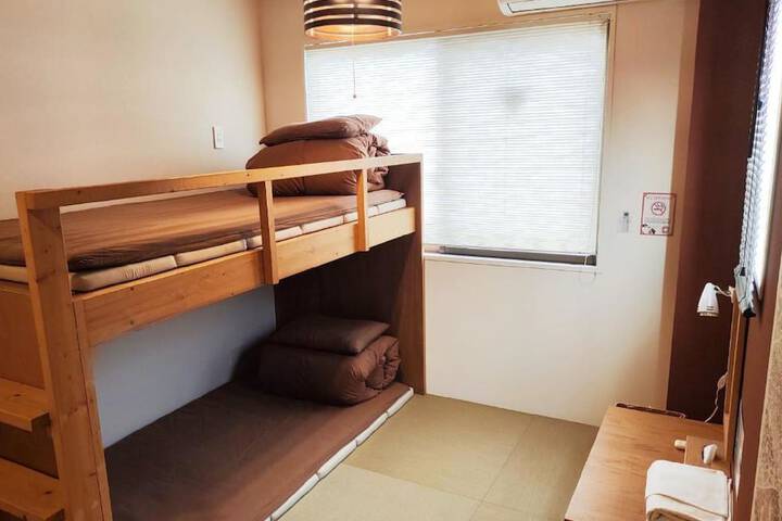 Room 27 of 87