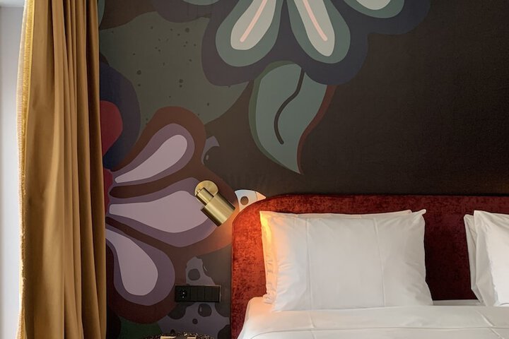 Room 10 of 52