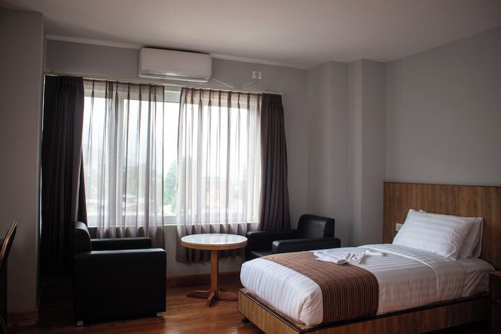 Room 4 of 35