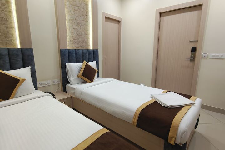 Room 18 of 32
