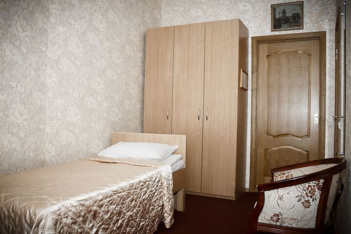 Room 17 of 45