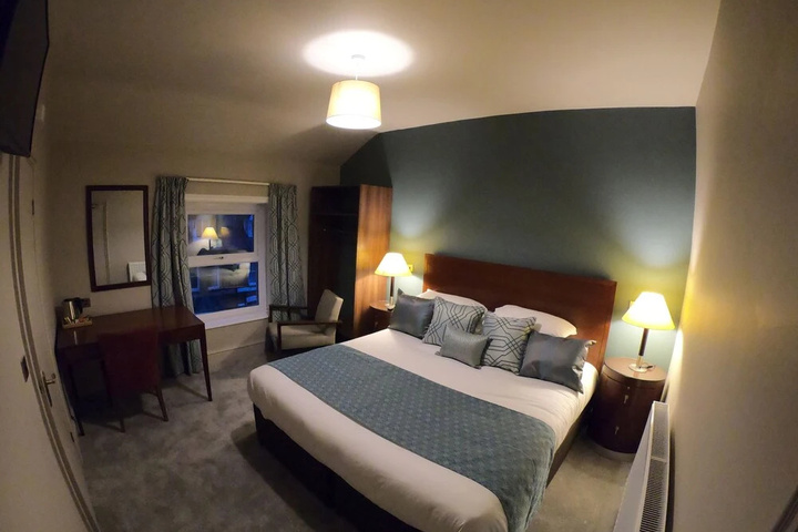 Room 3 of 12