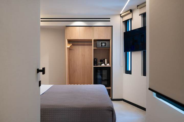 Room 32 of 57