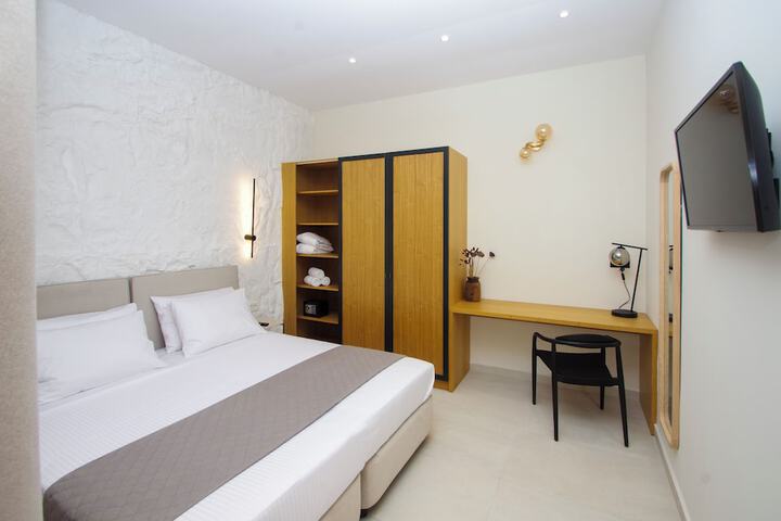 Room 68 of 186