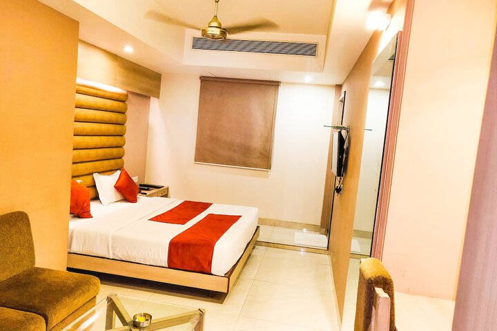 Room 12 of 42