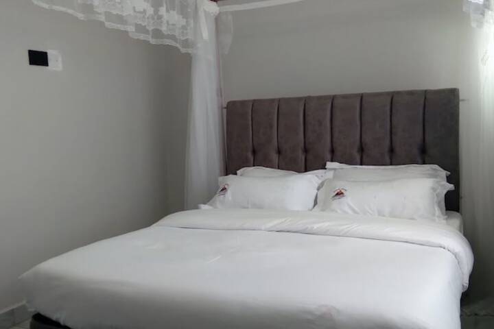 Room 5 of 13