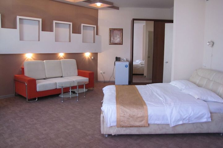 Room 14 of 26