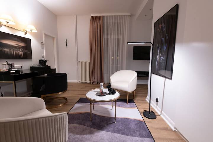 Room 43 of 106