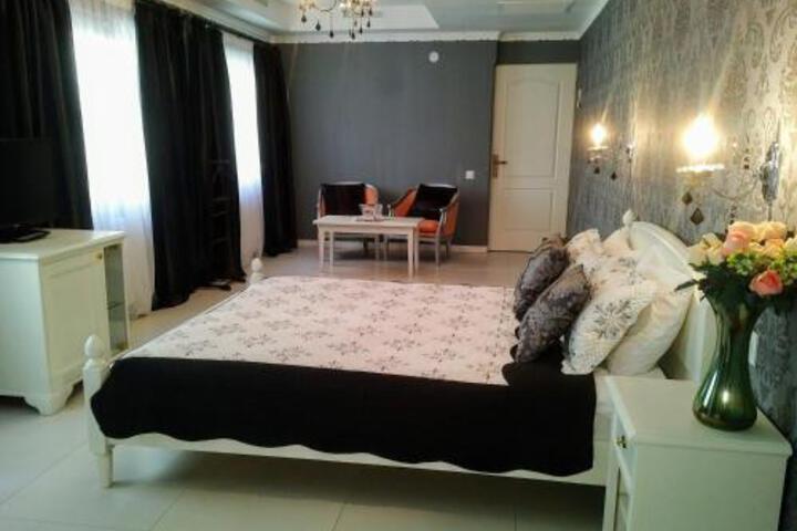 Old City Bucharest DN Hotels